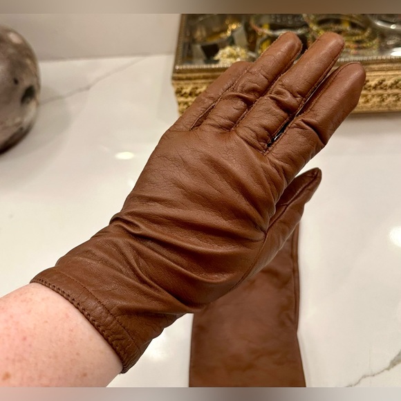 Vintage Isotoner - Lightly Lined Pecan Brown Leather Gloves - EUC size 7 1/2 - Picture 12 of 14